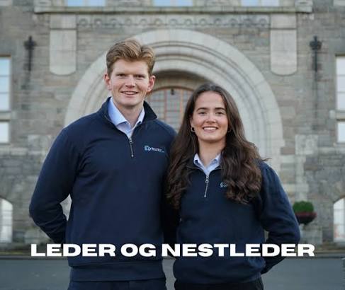 Gard Laeskogen with the deputy leader of Contactor NTNU